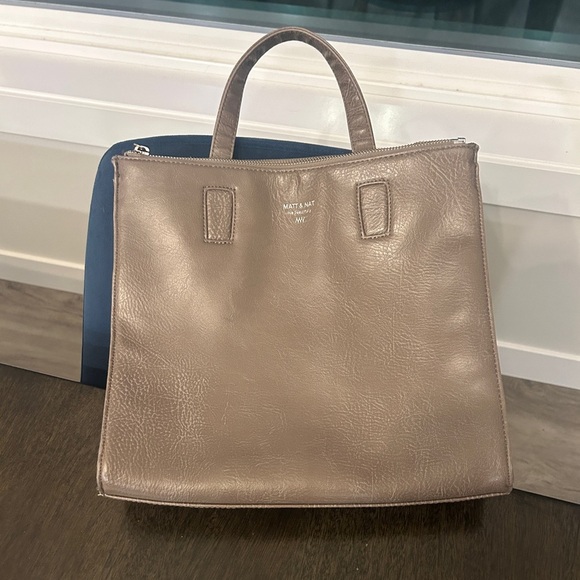 MATT & NAT Shoulder Bag ~ vegan!! 🤍🌎 - Picture 2 of 12